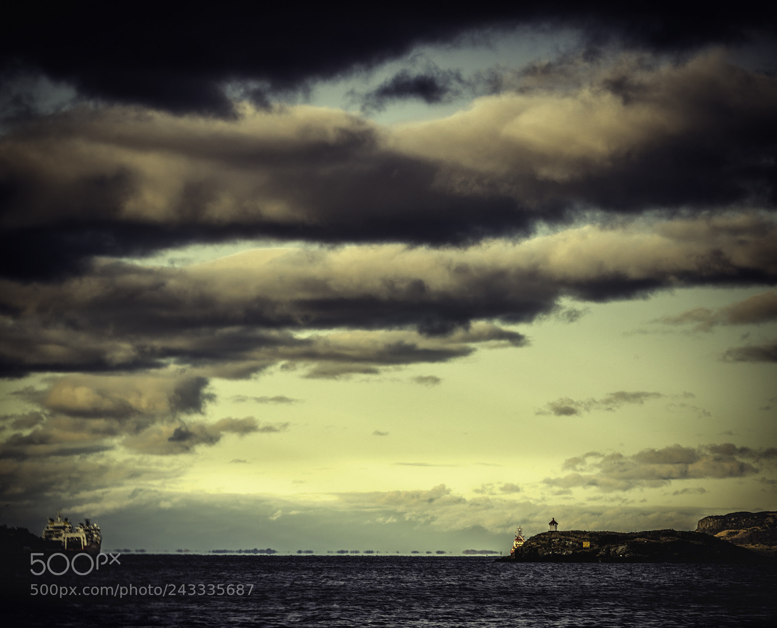 Canon EOS 7D Mark II sample photo. H o m e photography