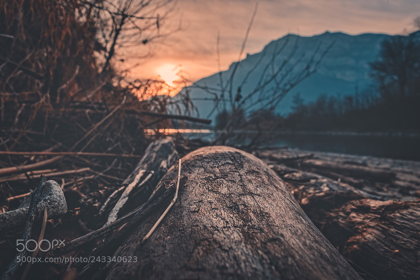 Canon EOS 100D (EOS Rebel SL1 / EOS Kiss X7) sample photo. Sunset along adige river photography