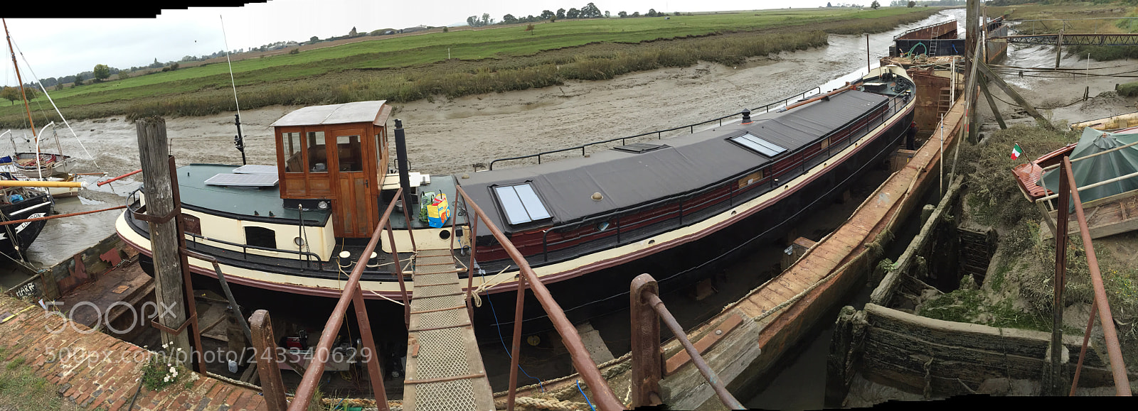 Apple iPhone 6 sample photo. Iron wharf. faversham creek photography