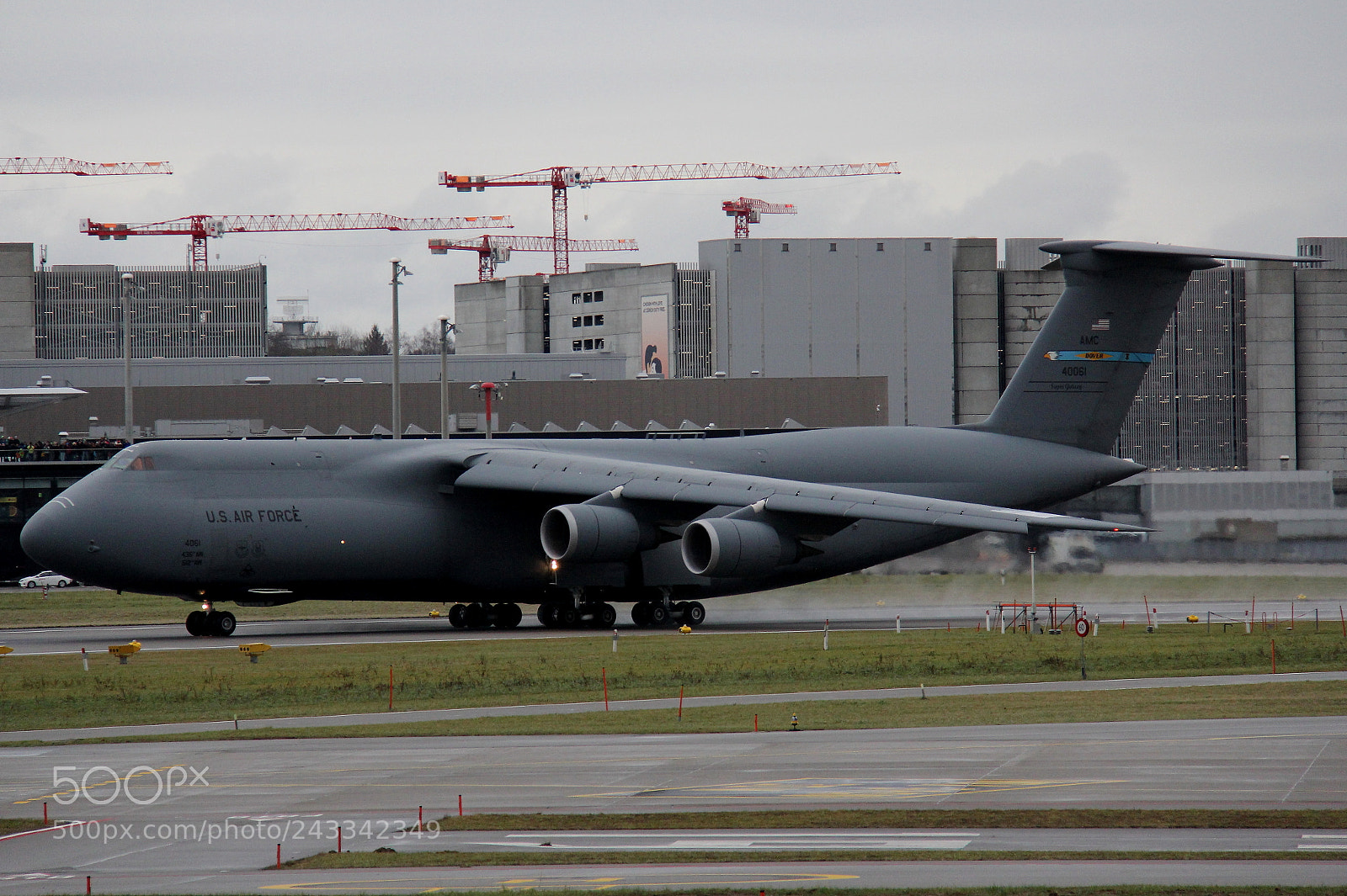 Canon EF-S 18-200mm F3.5-5.6 IS sample photo. Us air force lockheed photography