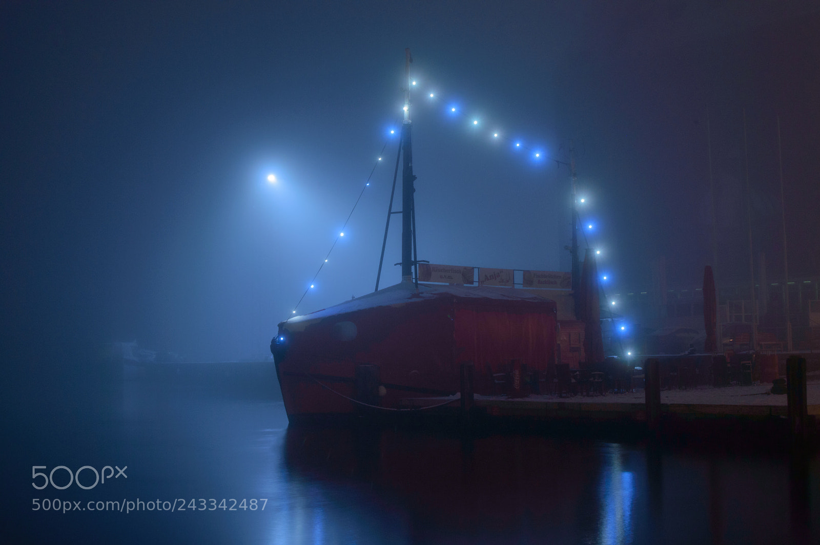 Nikon D3200 sample photo. Foggy night photography