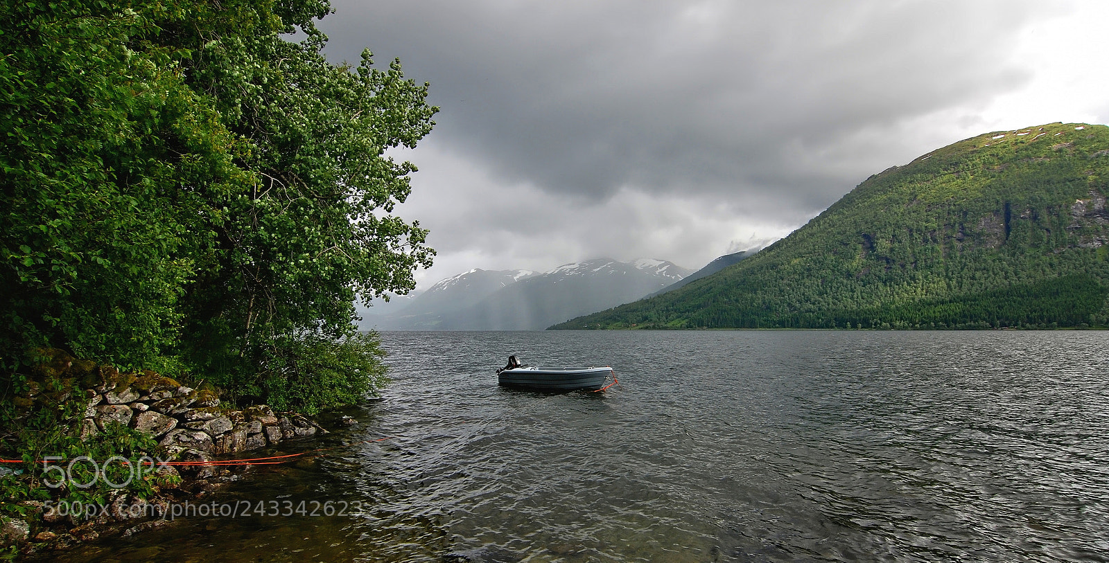 Nikon D80 sample photo. Boat photography