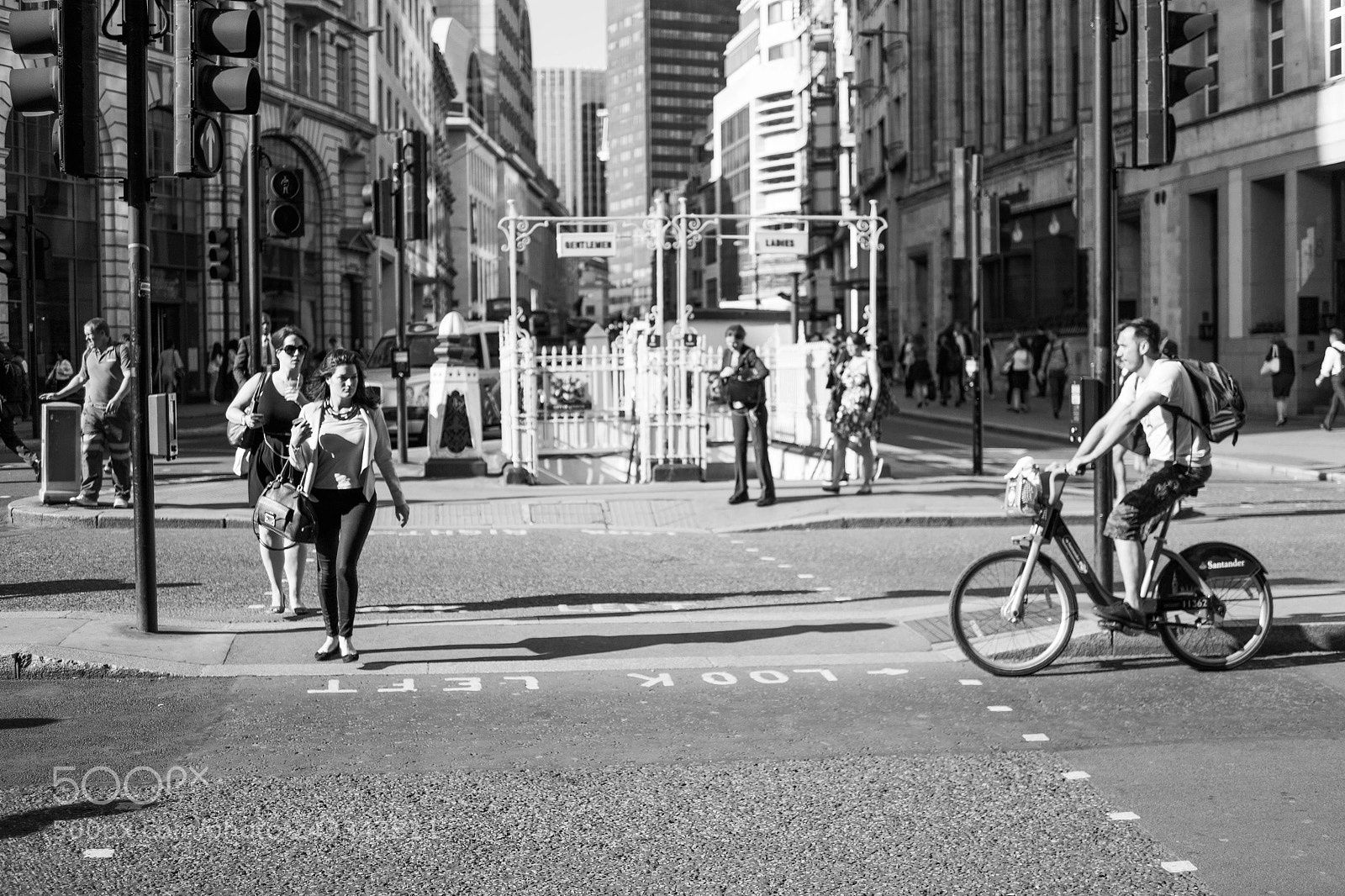 Samsung NX300 sample photo. The crossing photography