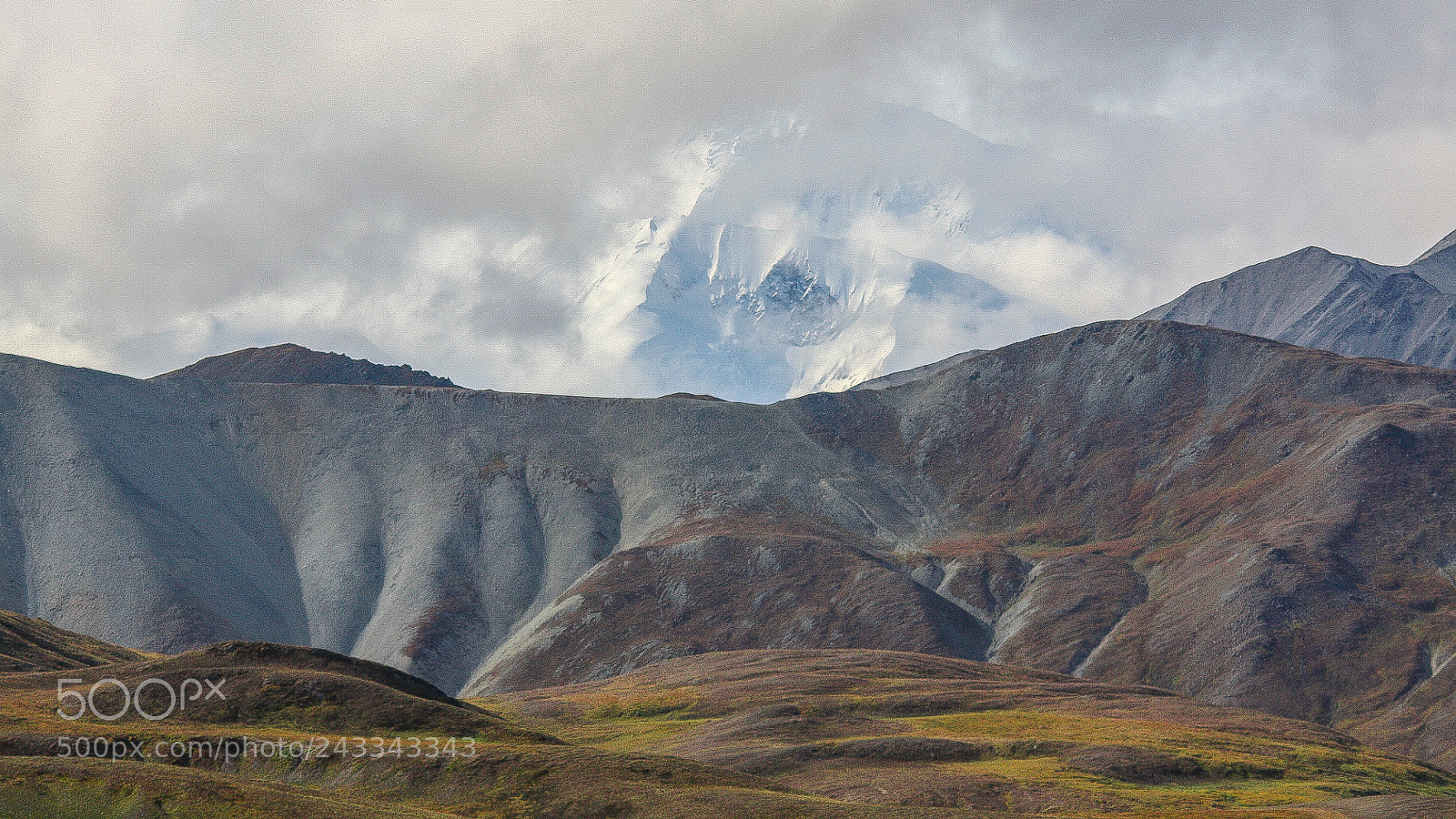 Canon EOS 450D (EOS Rebel XSi / EOS Kiss X2) sample photo. Denali shrouded in clouds photography