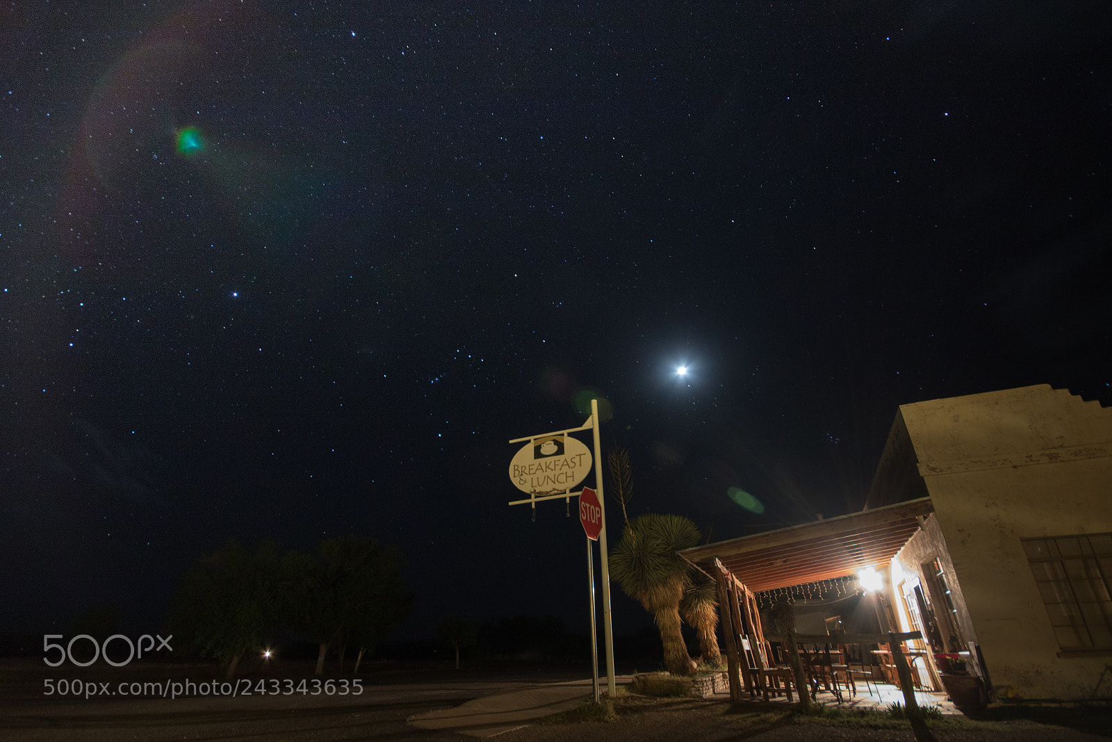 Canon EOS 7D Mark II sample photo. Marathon cafe photography