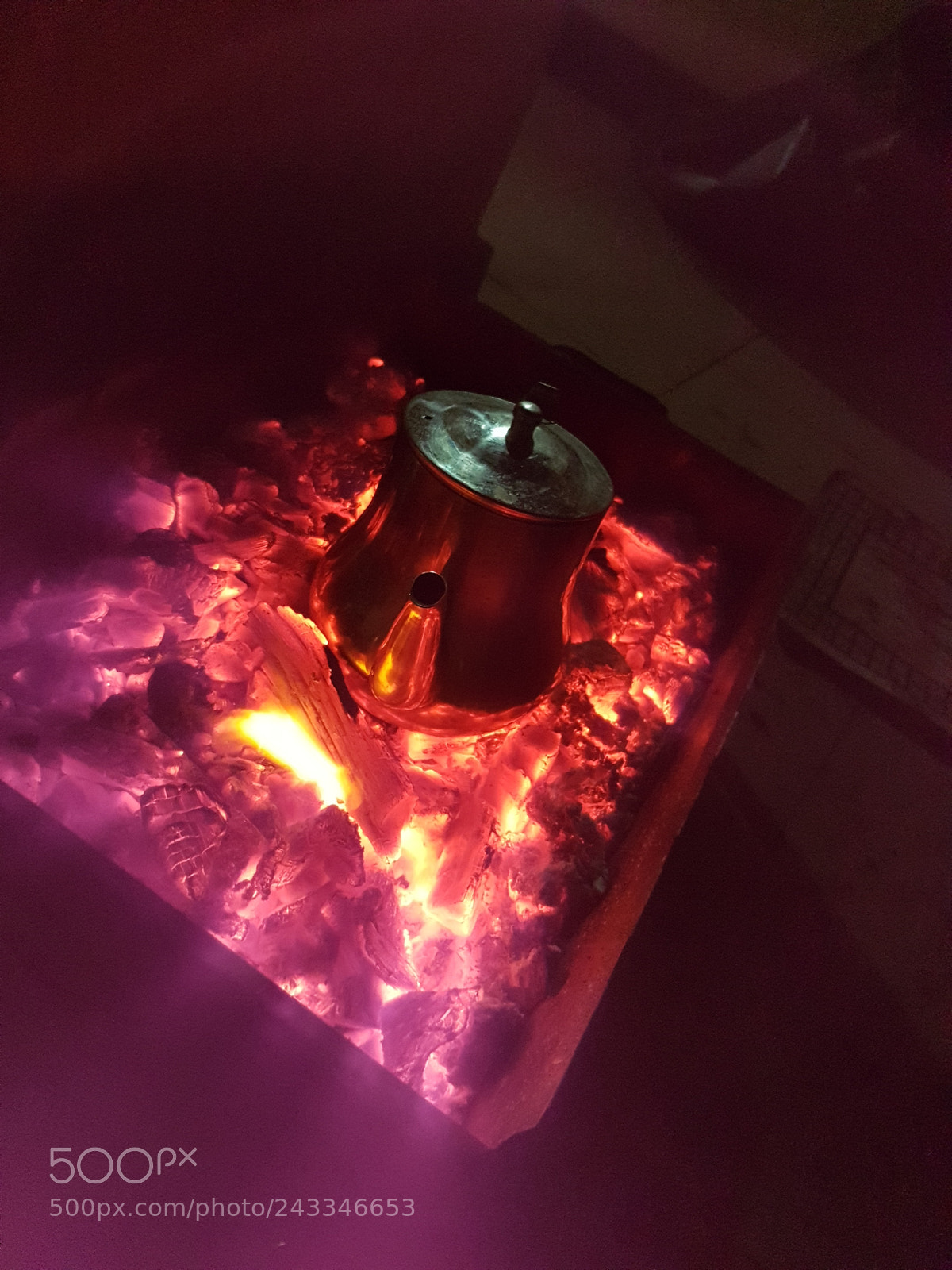 Samsung Galaxy S7 sample photo. Glowing tea photography
