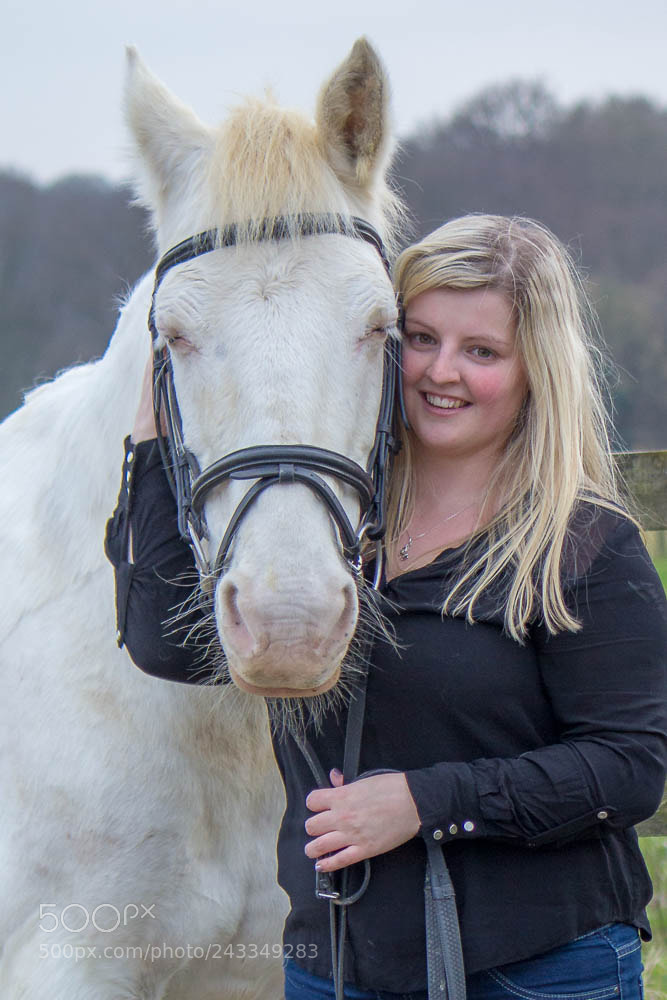 Canon EOS 60D sample photo. Louise with chloe photography