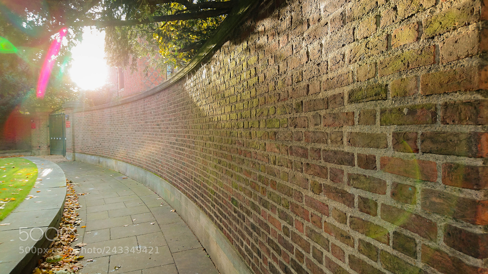 Sony Xperia Z5 sample photo. St john's wall photography