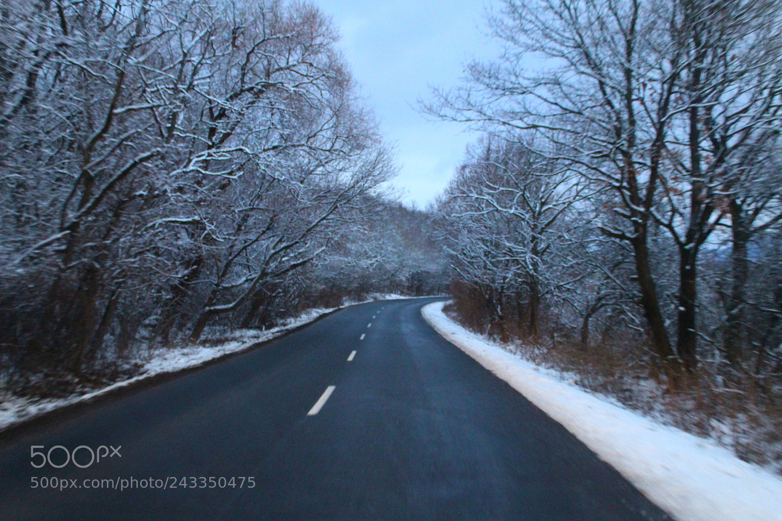 Canon EOS 1300D (EOS Rebel T6 / EOS Kiss X80) sample photo. Winter road photography
