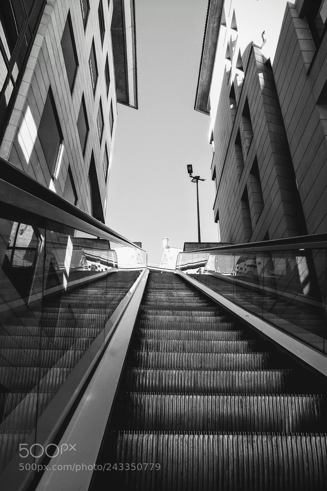 HUAWEI nova plus sample photo. M.g. stairs photography