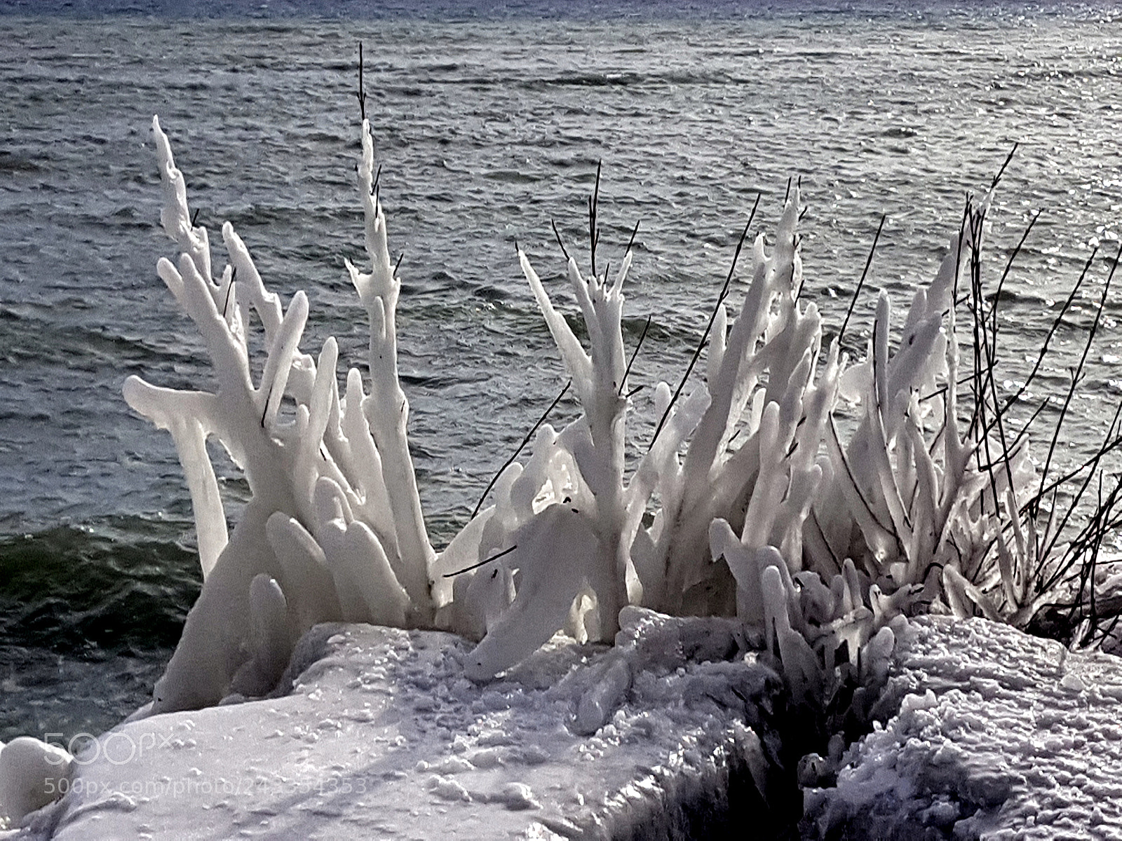 Samsung Galaxy S7 sample photo. Ice by the lake 1 photography