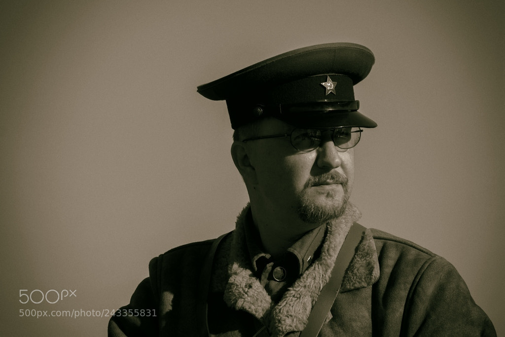 Canon EOS 1100D (EOS Rebel T3 / EOS Kiss X50) sample photo. Red army officer photography