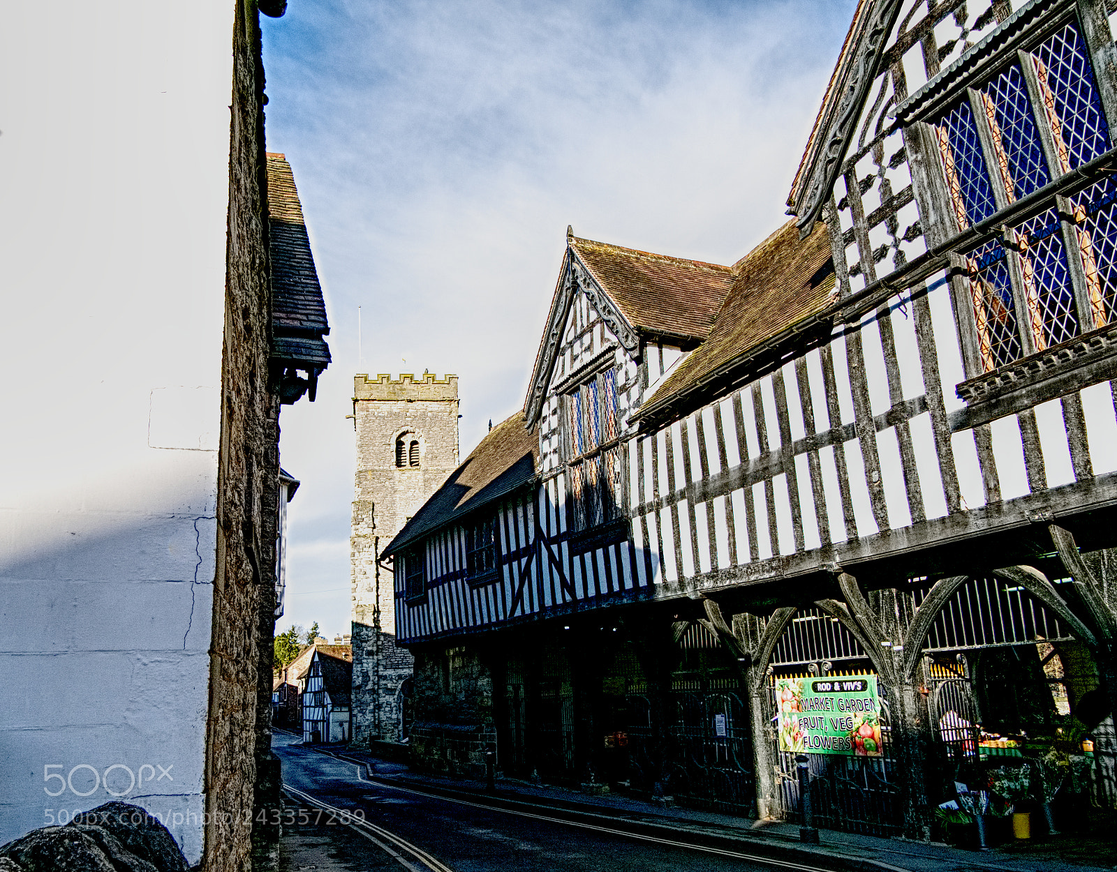 Panasonic Lumix DMC-G85 (Lumix DMC-G80) sample photo. Tudor courthouse high street photography