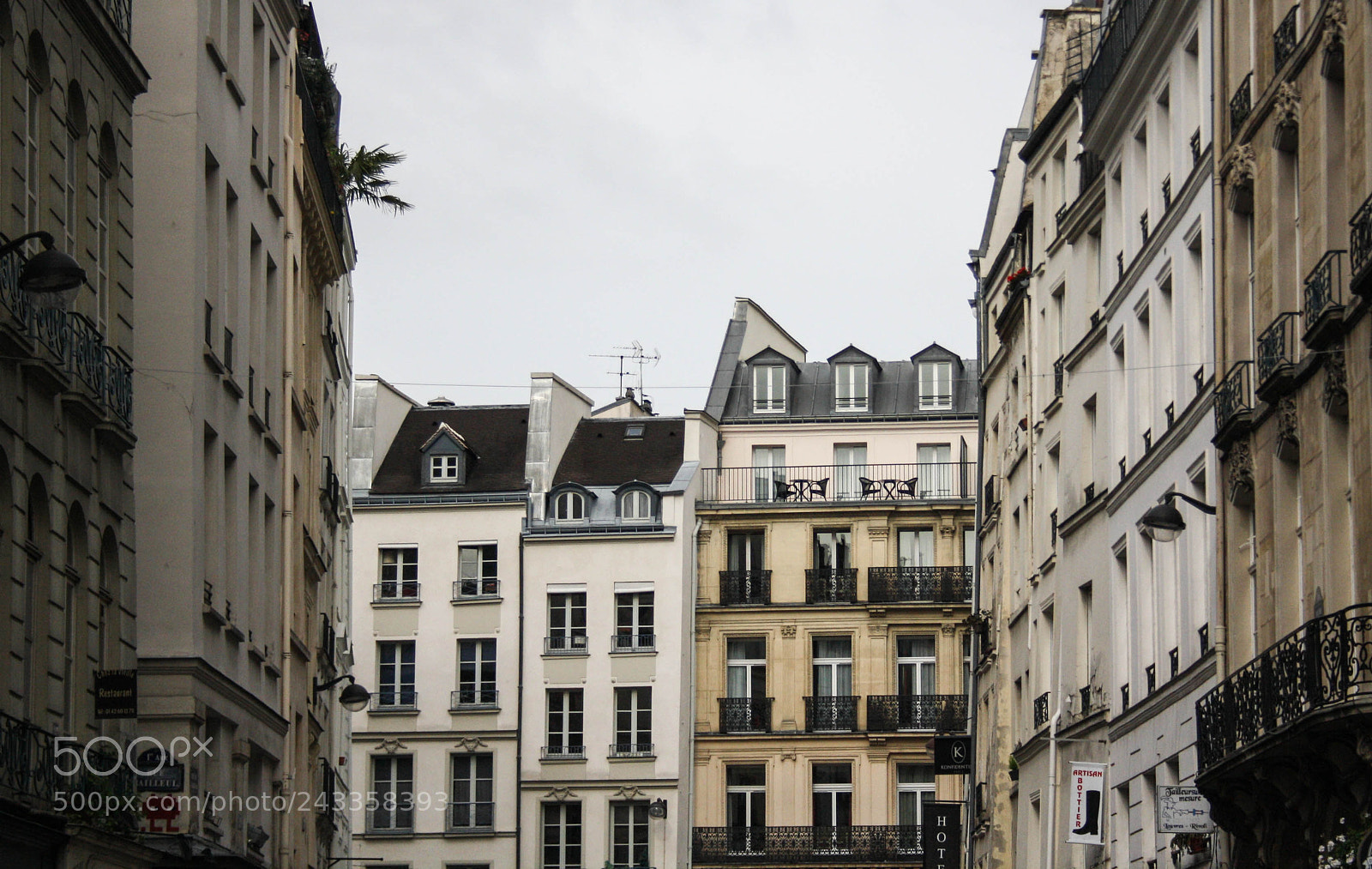 Canon EOS 1000D (EOS Digital Rebel XS / EOS Kiss F) sample photo. Paris photography
