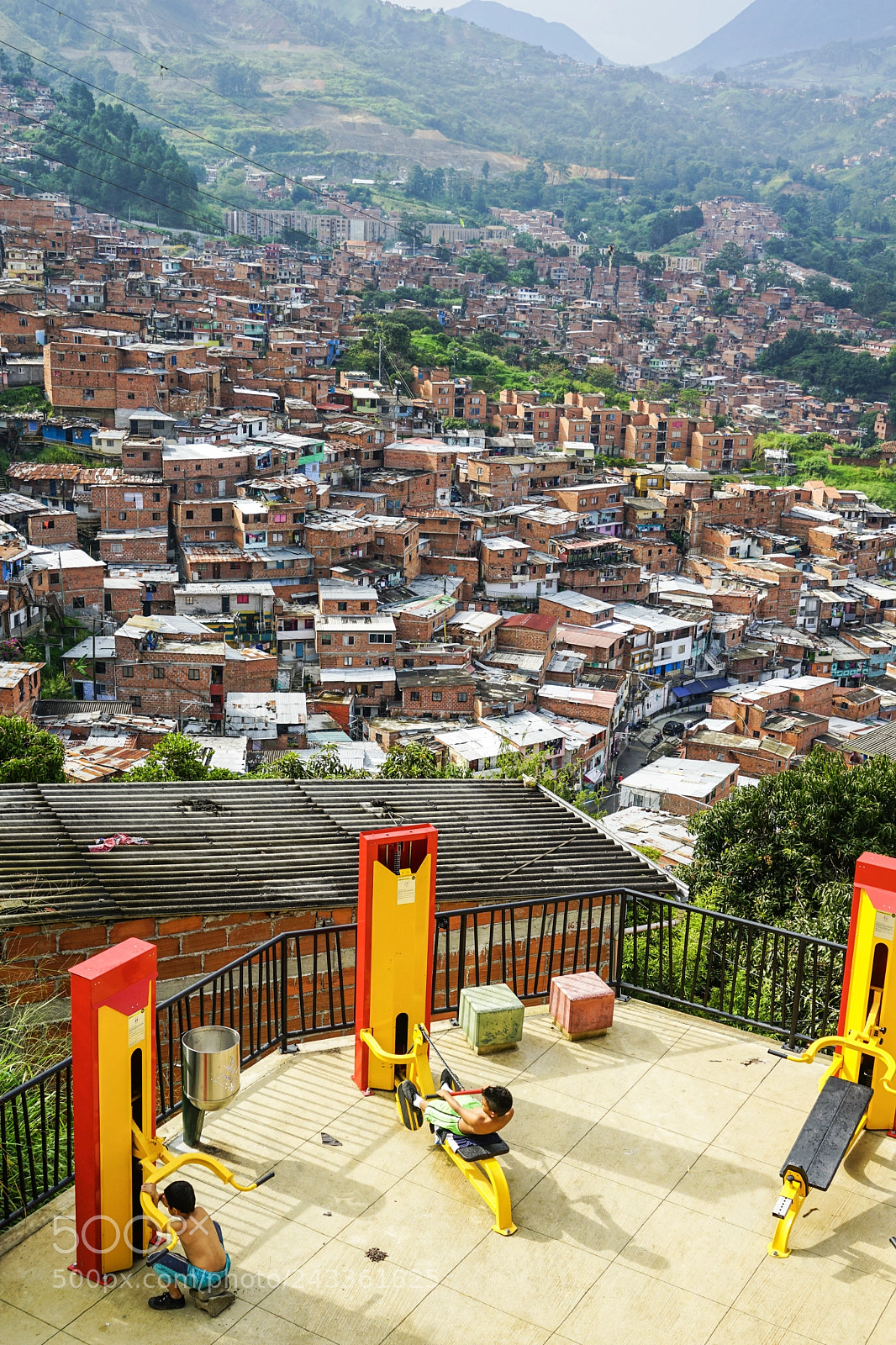 Sony a7 II sample photo. Futuro. comuna 13 photography