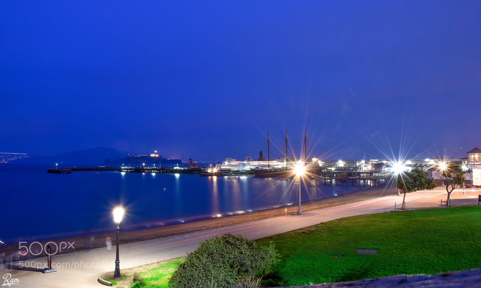 Nikon D5600 sample photo. Ghirardelli square photography