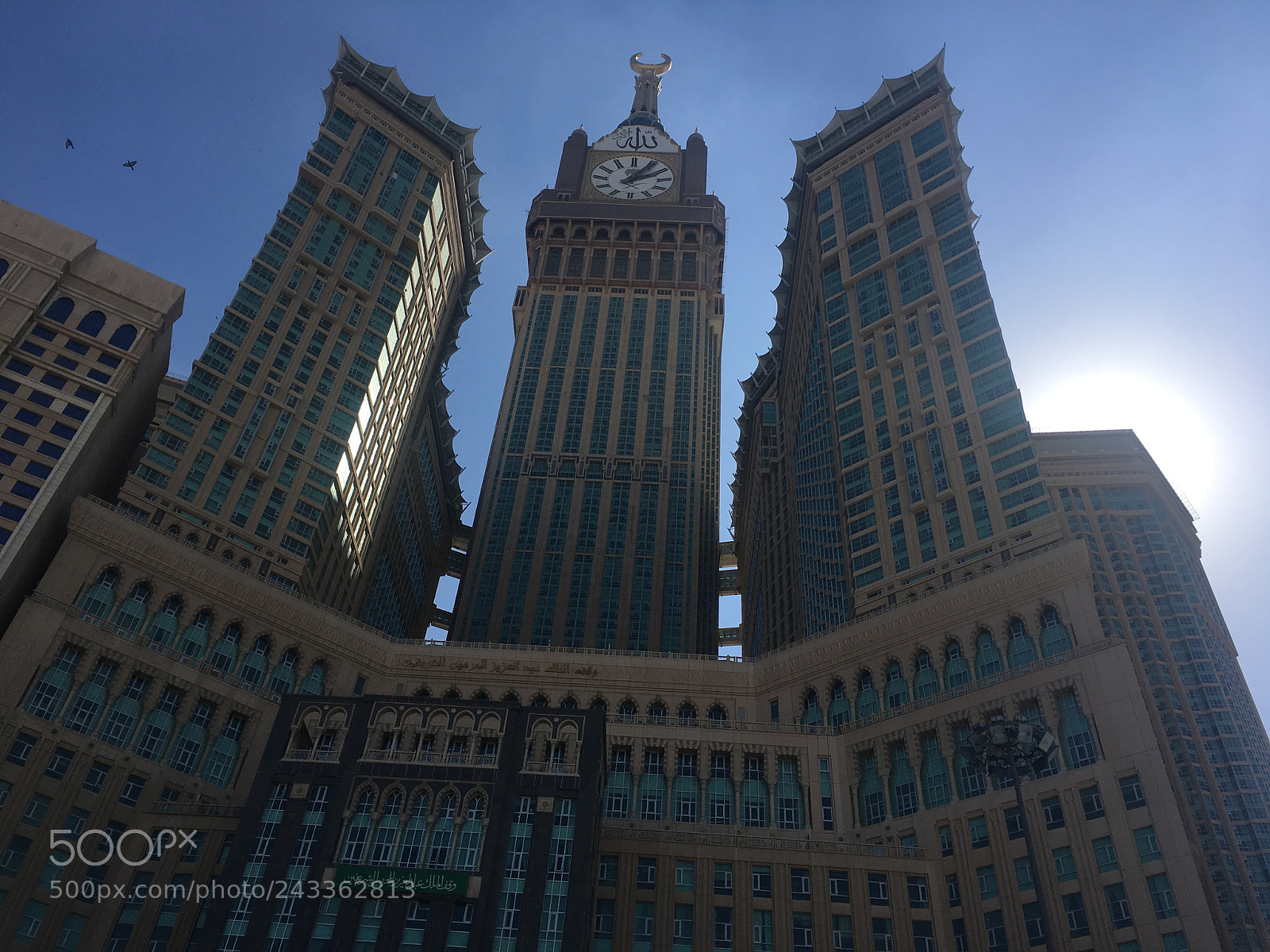 Apple iPhone 6s Plus sample photo. Big clock photography