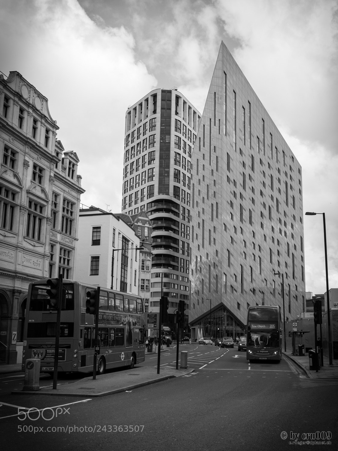 Nikon D610 sample photo. London - sharp corner photography