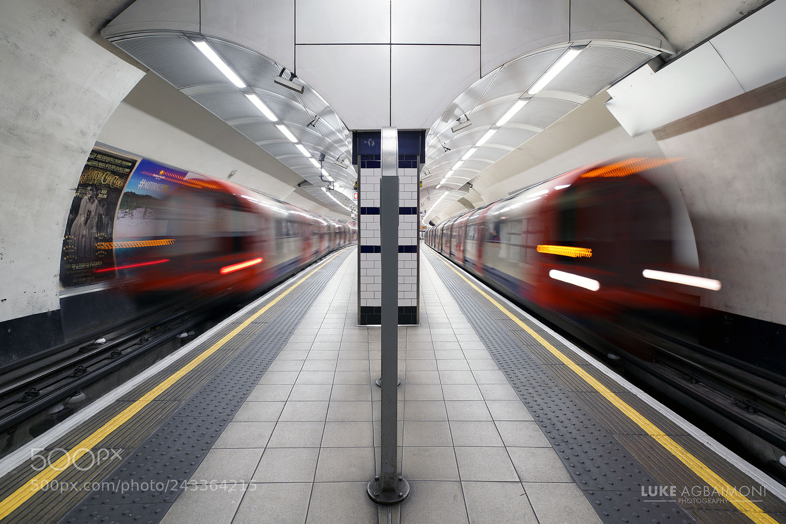 Sony a7R II sample photo. Arriving and leaving photography