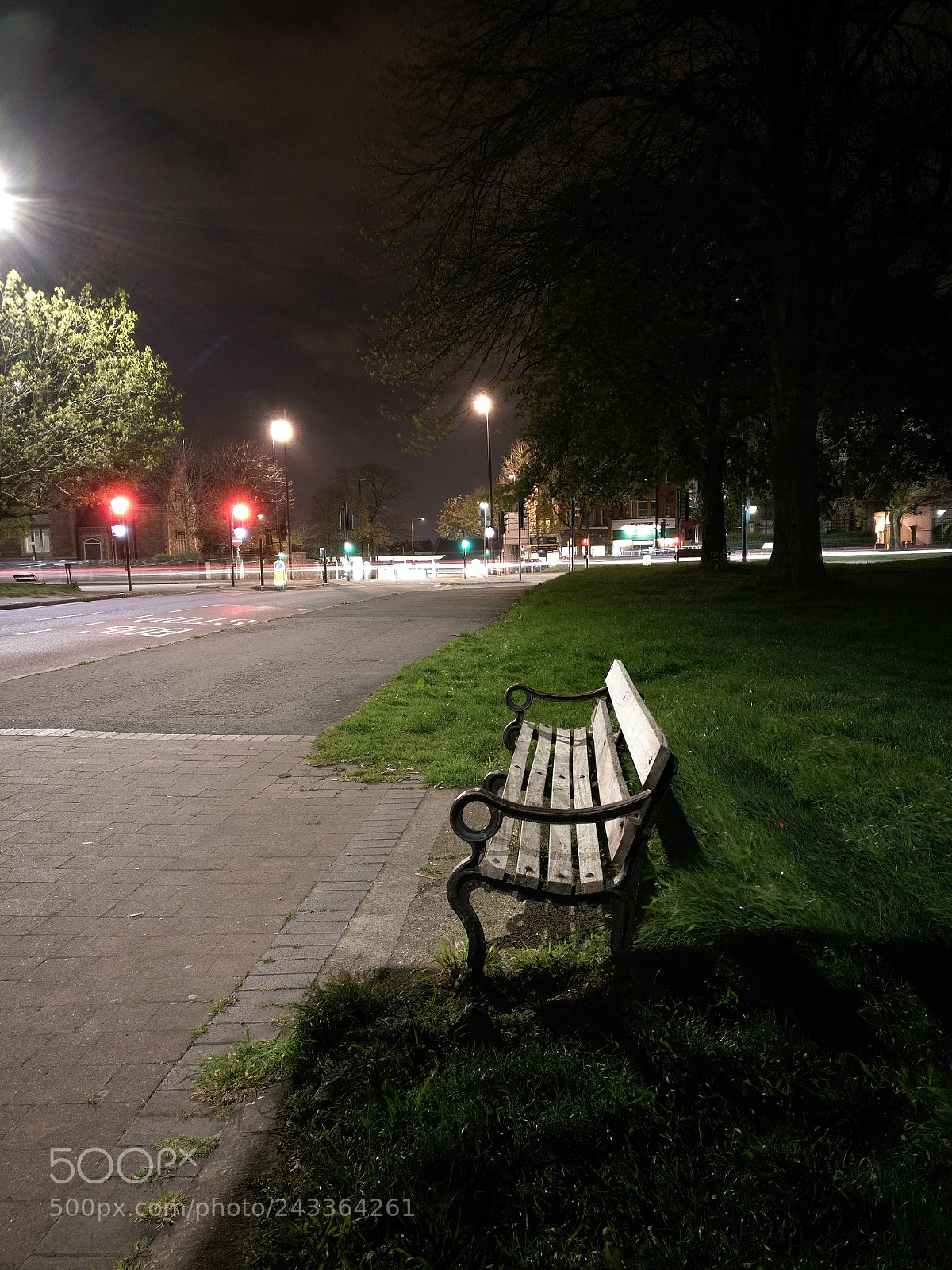 OnePlus A3003 sample photo. The night world moves photography