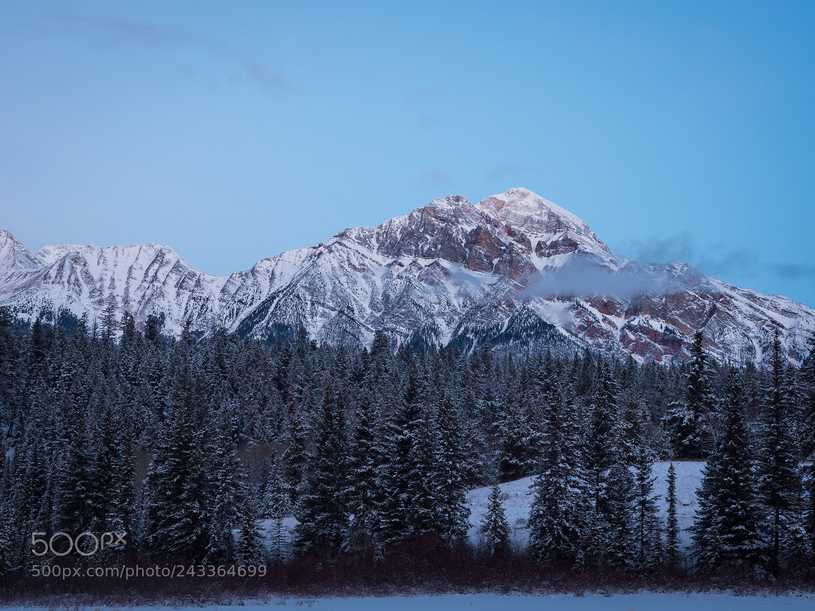 Olympus PEN-F sample photo. Early morning pyramid mountain photography