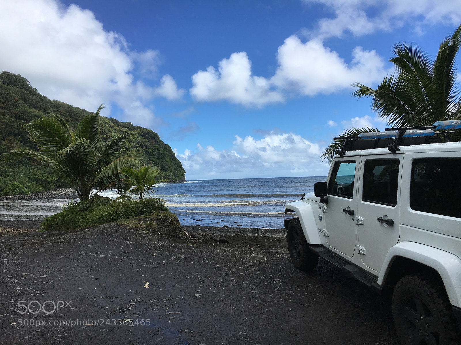 Apple iPhone 6s sample photo. Jeep at honomanu photography
