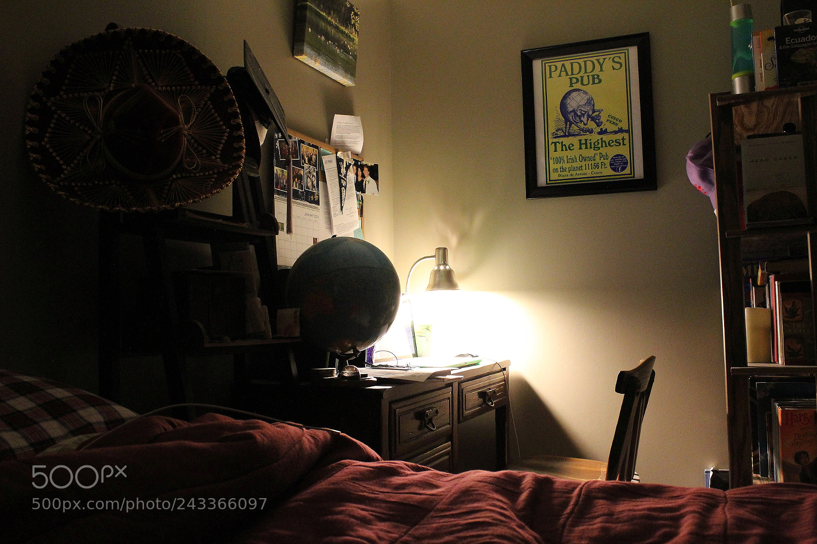 Canon EOS 1300D (EOS Rebel T6 / EOS Kiss X80) sample photo. A traveler's abode photography