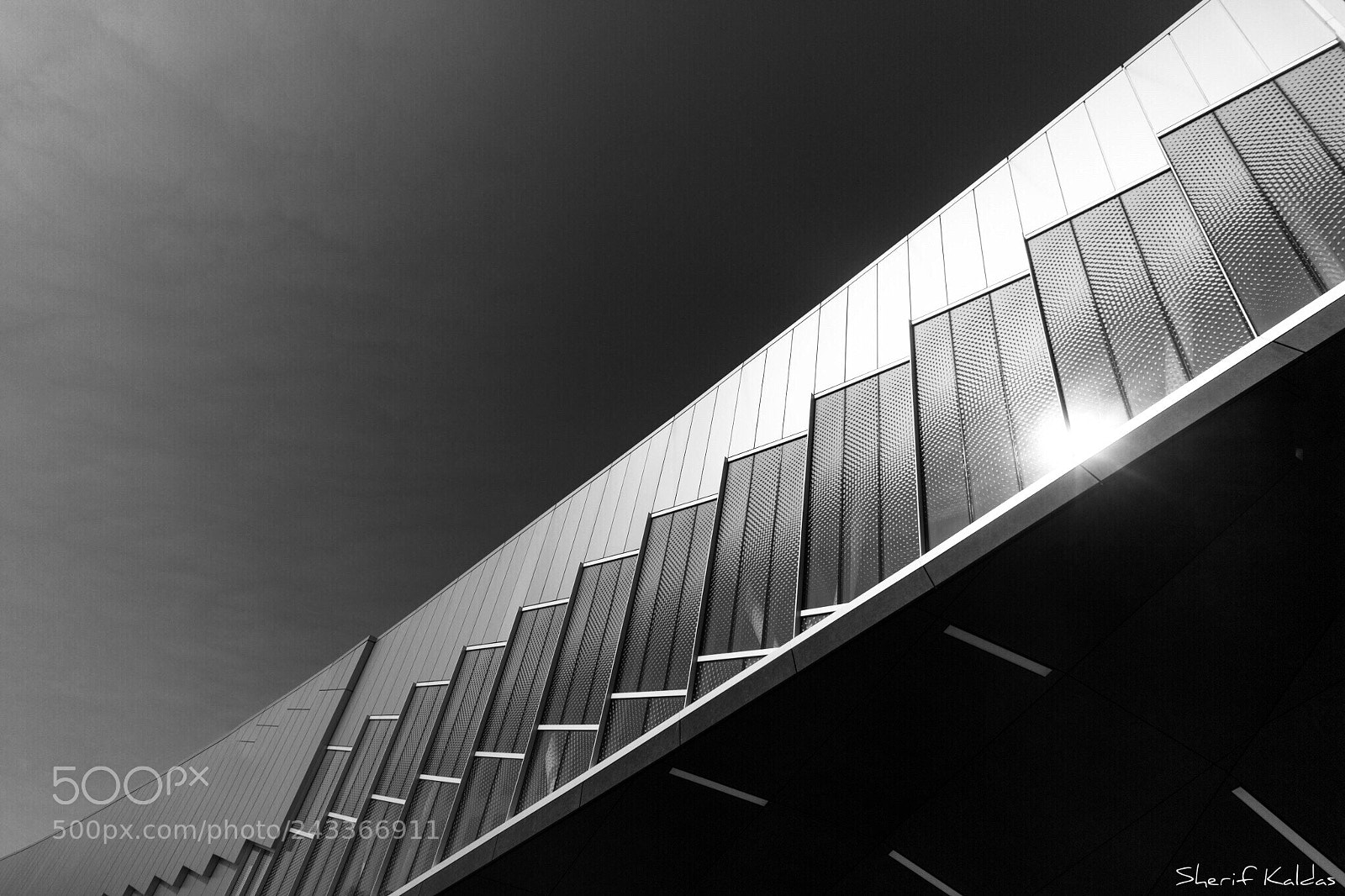 Canon EOS 750D (EOS Rebel T6i / EOS Kiss X8i) sample photo. Modern architecture photography
