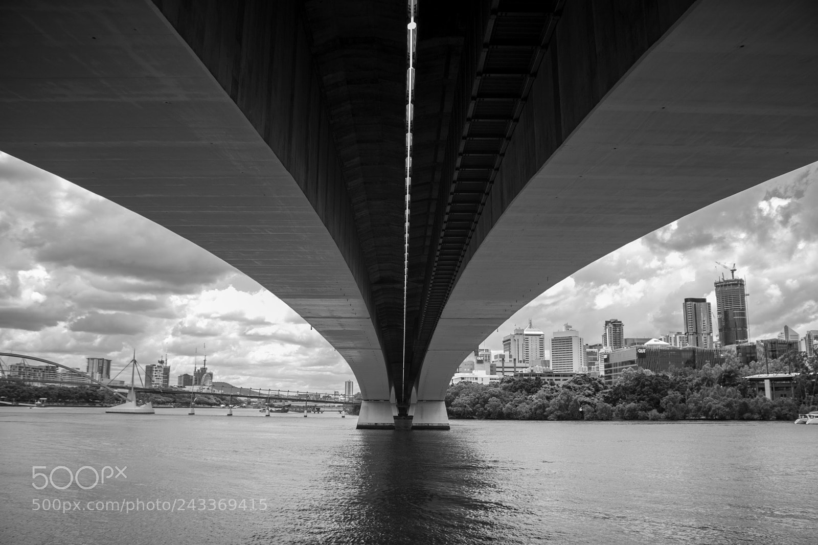 Canon EOS 750D (EOS Rebel T6i / EOS Kiss X8i) sample photo. Bridge perspective photography