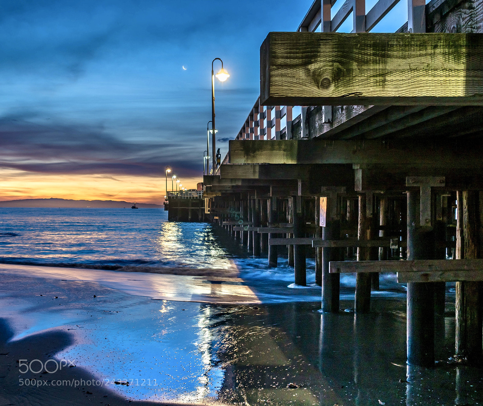Olympus OM-D E-M5 II sample photo. Santa cruz pier, at photography