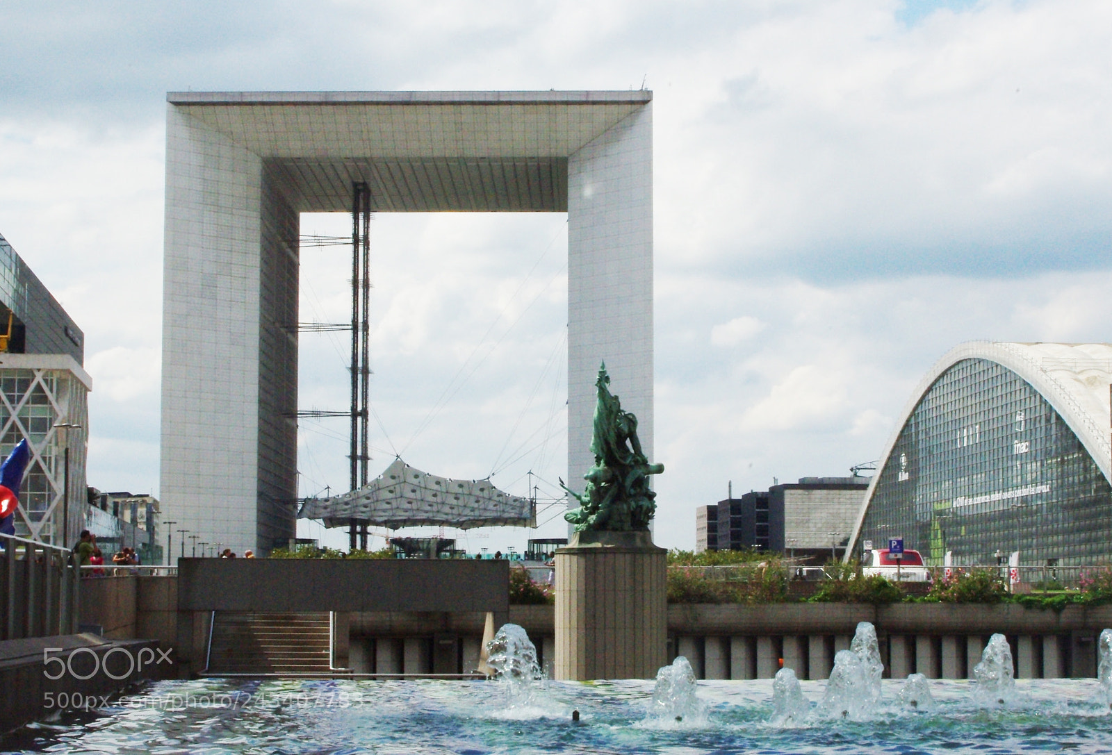 Pentax K200D sample photo. Paris la defense photography