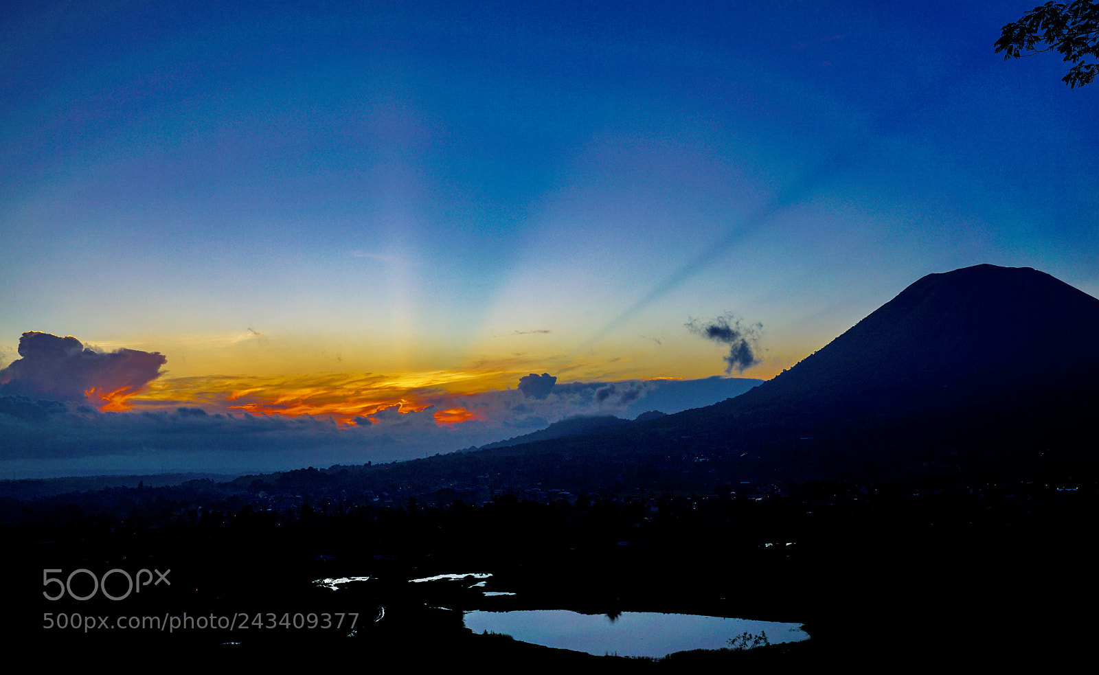 Sony a7R II sample photo. Sunset at lokon mt photography