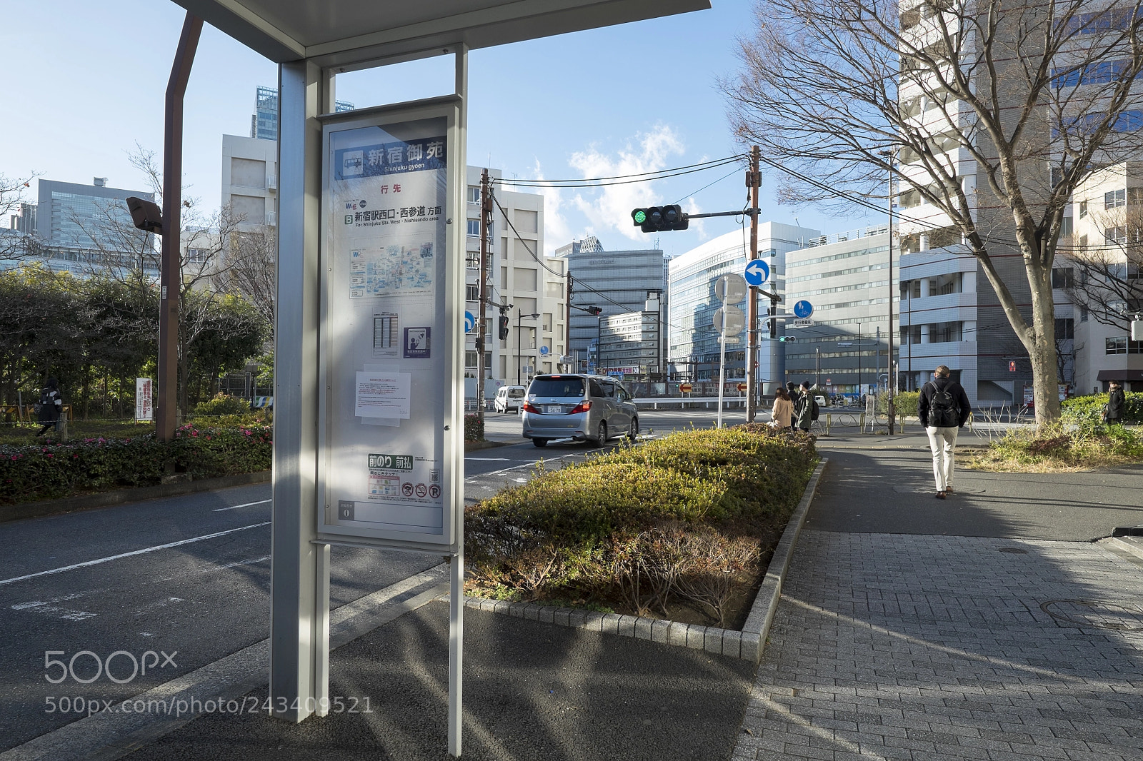 Fujifilm X-T1 sample photo. Tokyo.新宿区新宿　御苑新宿門前 photography