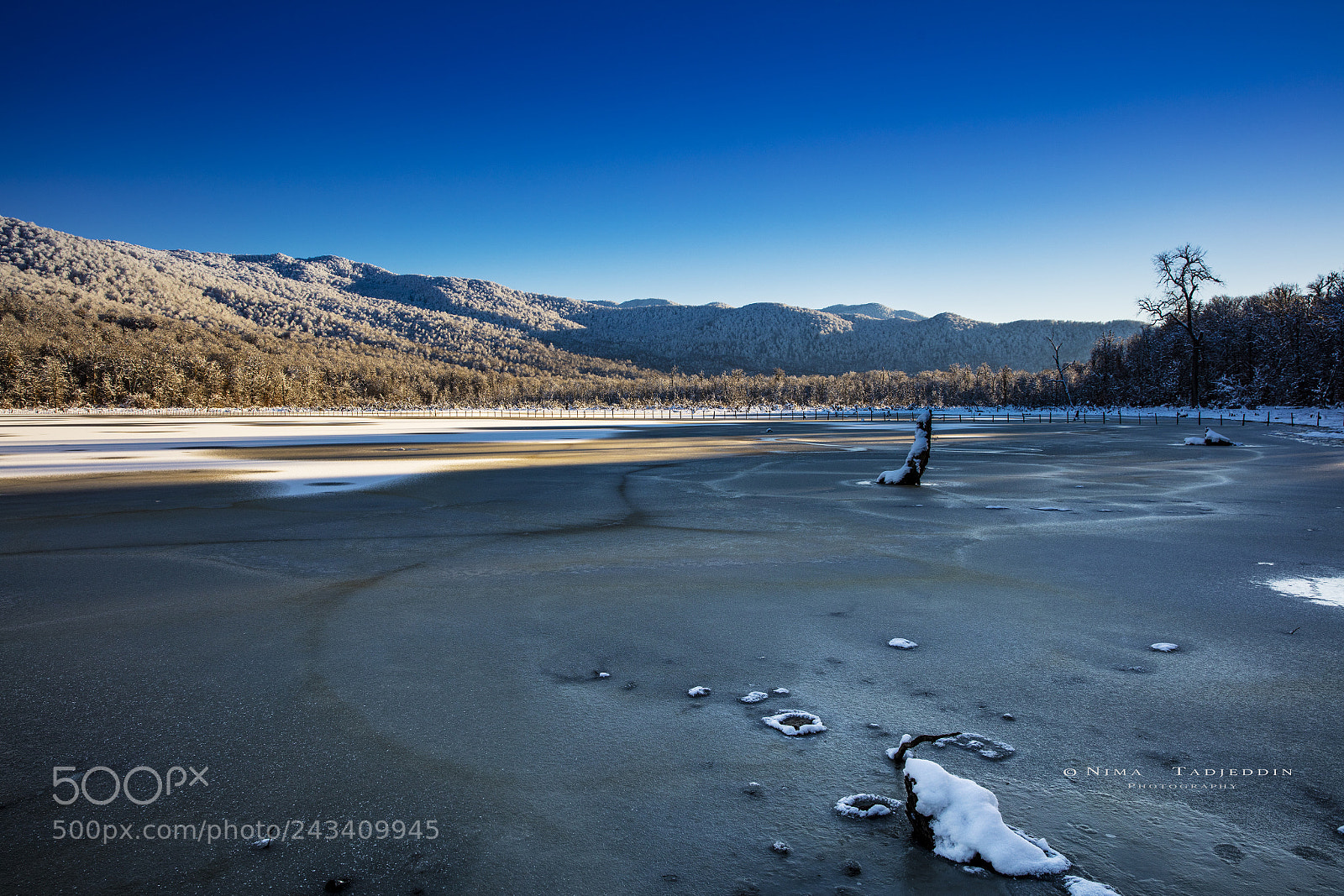 Canon EOS 5DS R sample photo. Frozen lake photography