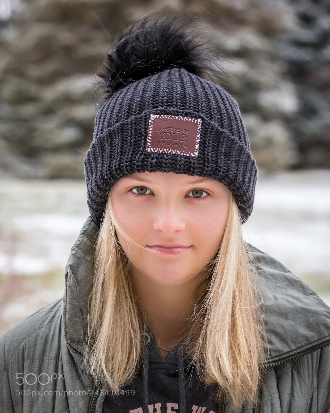 Canon EOS 5D Mark IV sample photo. Courtney in a toque photography