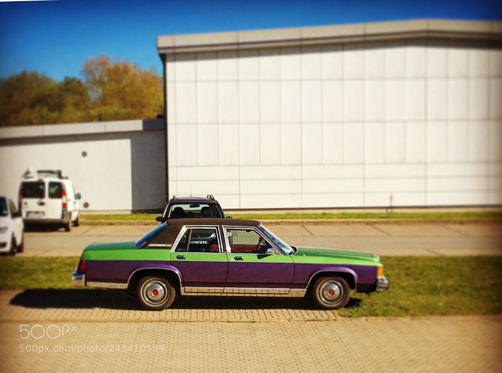 Apple iPhone 6s sample photo. Ford ltd joker-style photography
