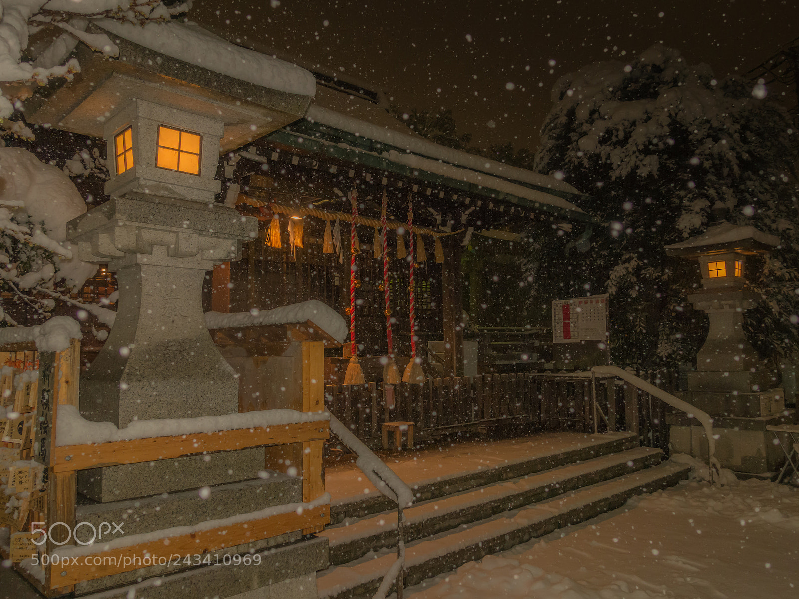 Sony Cyber-shot DSC-RX100 III sample photo. 雪降る神社 photography