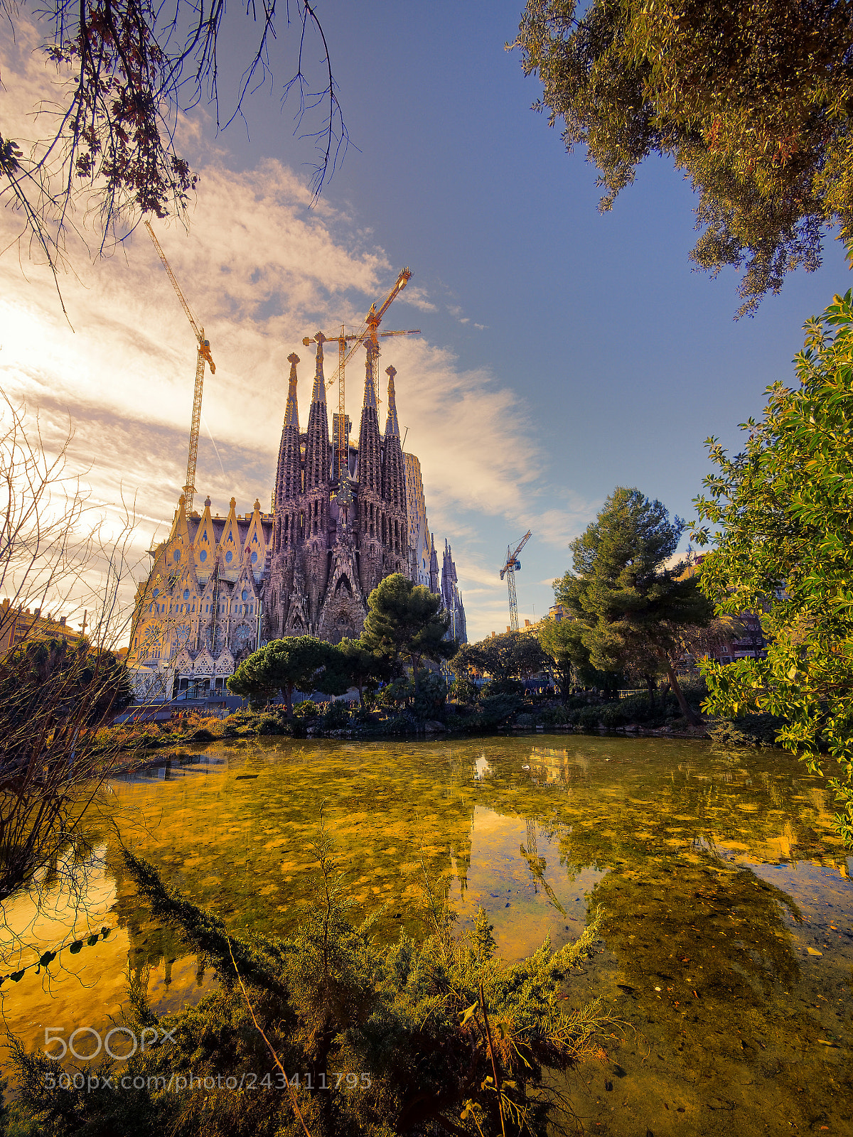 Olympus OM-D E-M5 II sample photo. Sagrada familia by the photography