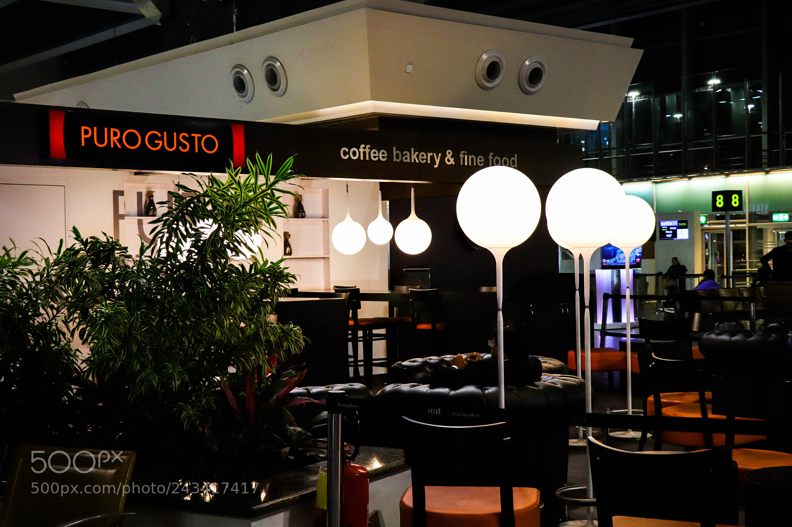 Canon EOS 77D (EOS 9000D / EOS 770D) sample photo. Restaurant photography