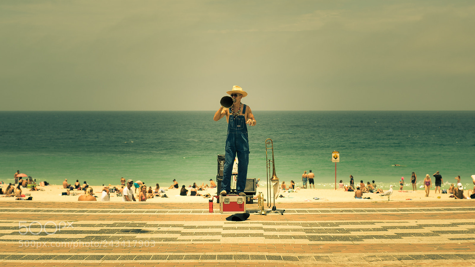 Nikon D810 sample photo. Street performer battling the photography