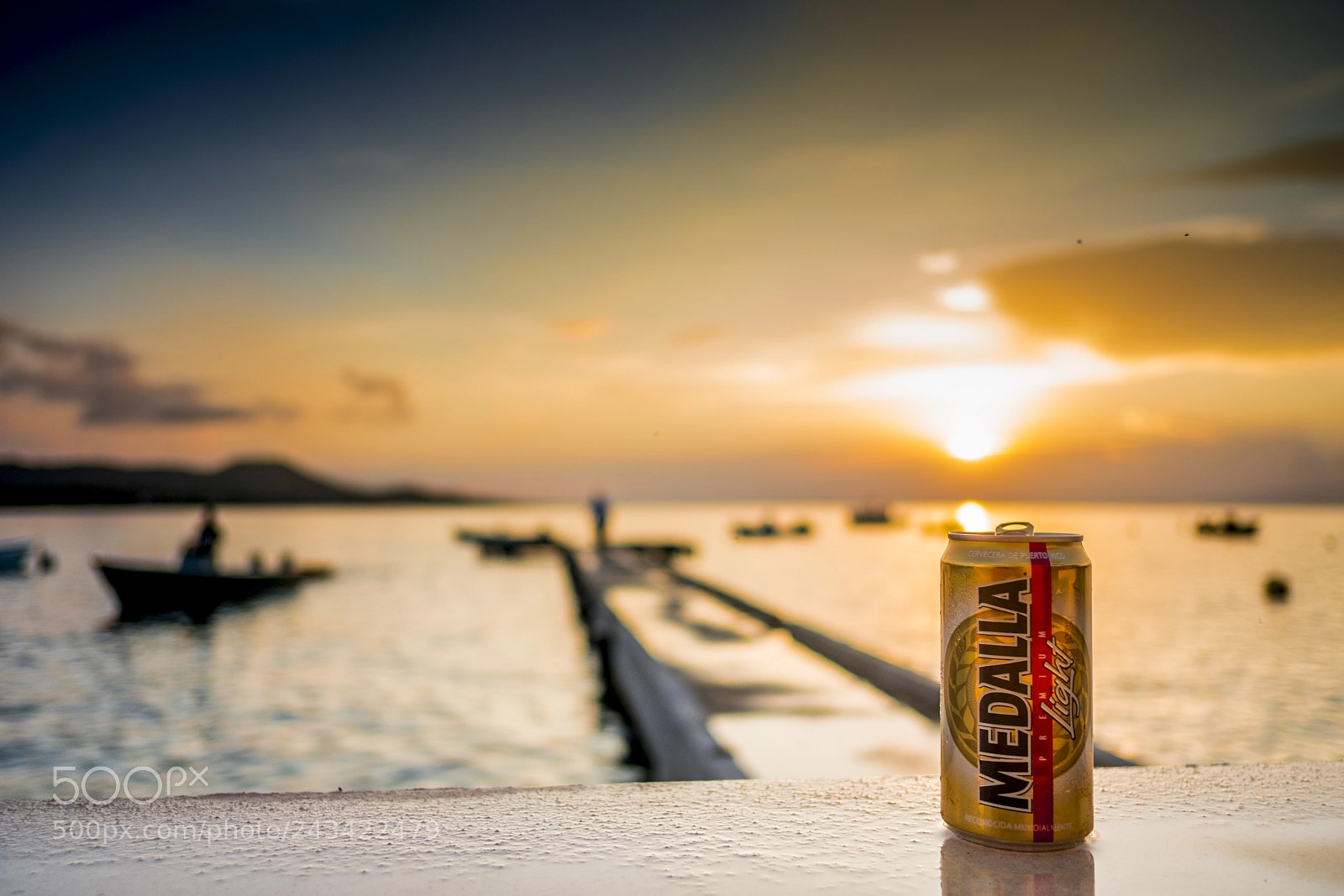 Fujifilm X-T2 sample photo. Cold medalla light at photography