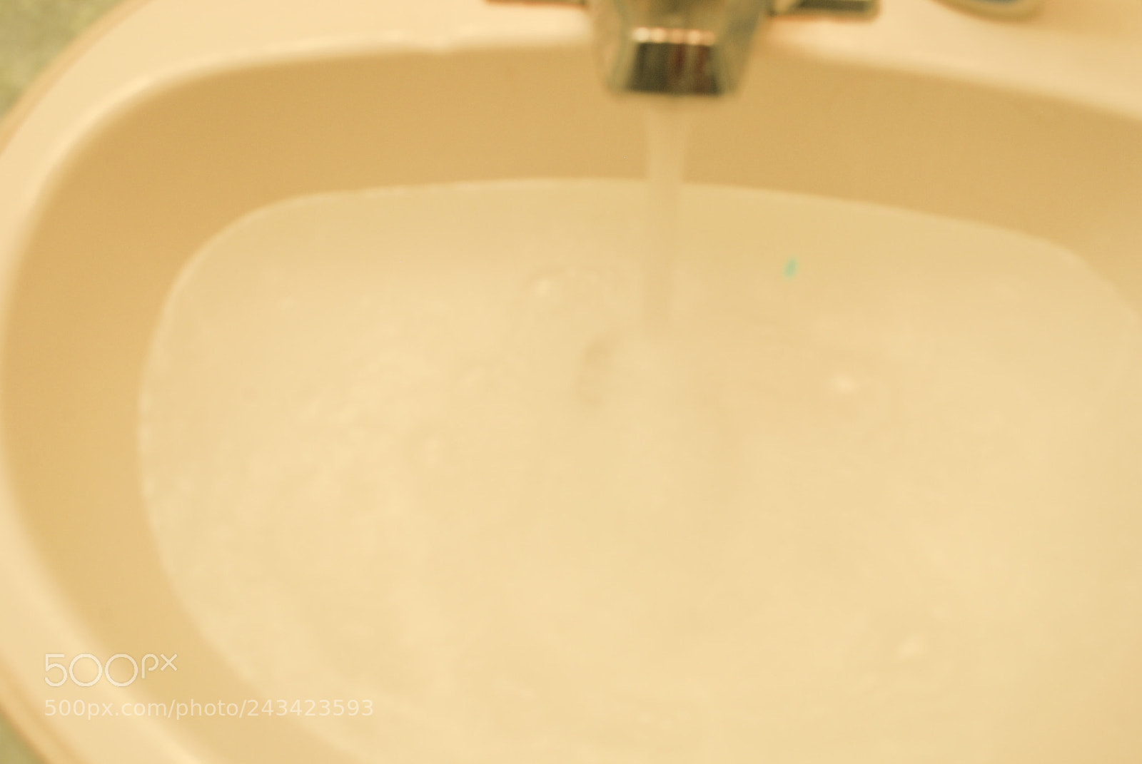 Nikon D3000 sample photo. Water/tap photography