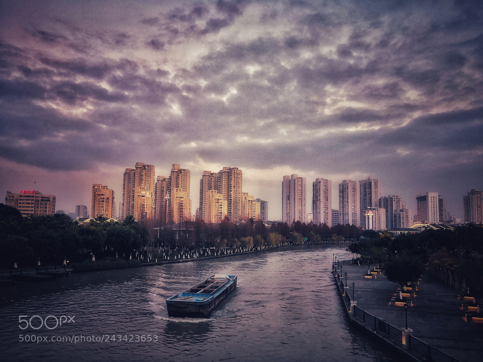 HUAWEI Mate 10 sample photo. Boat photography