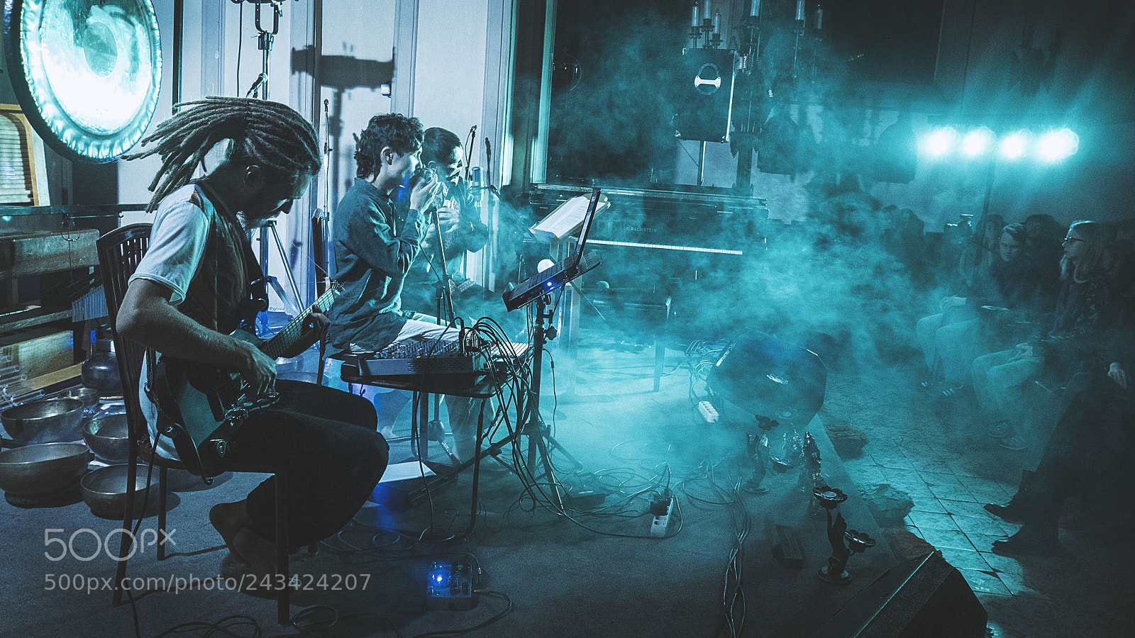 Panasonic Lumix DMC-GH4 sample photo. Ethno concert photography
