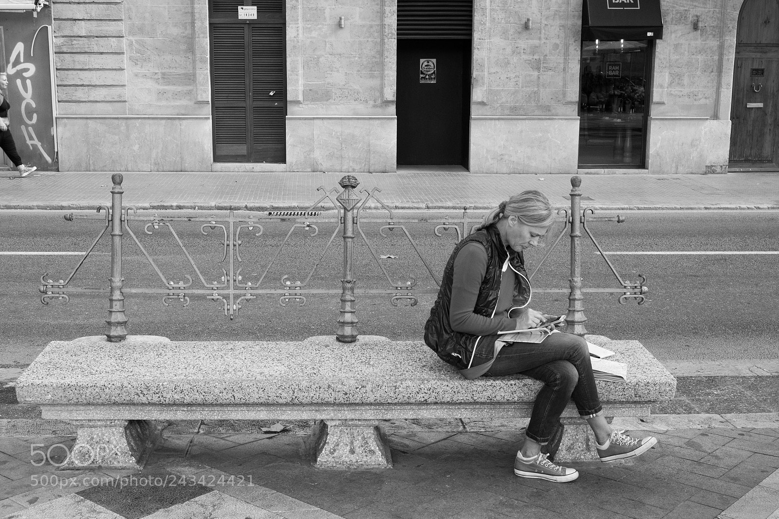 Fujifilm X-E1 sample photo. Woman sitting on a photography