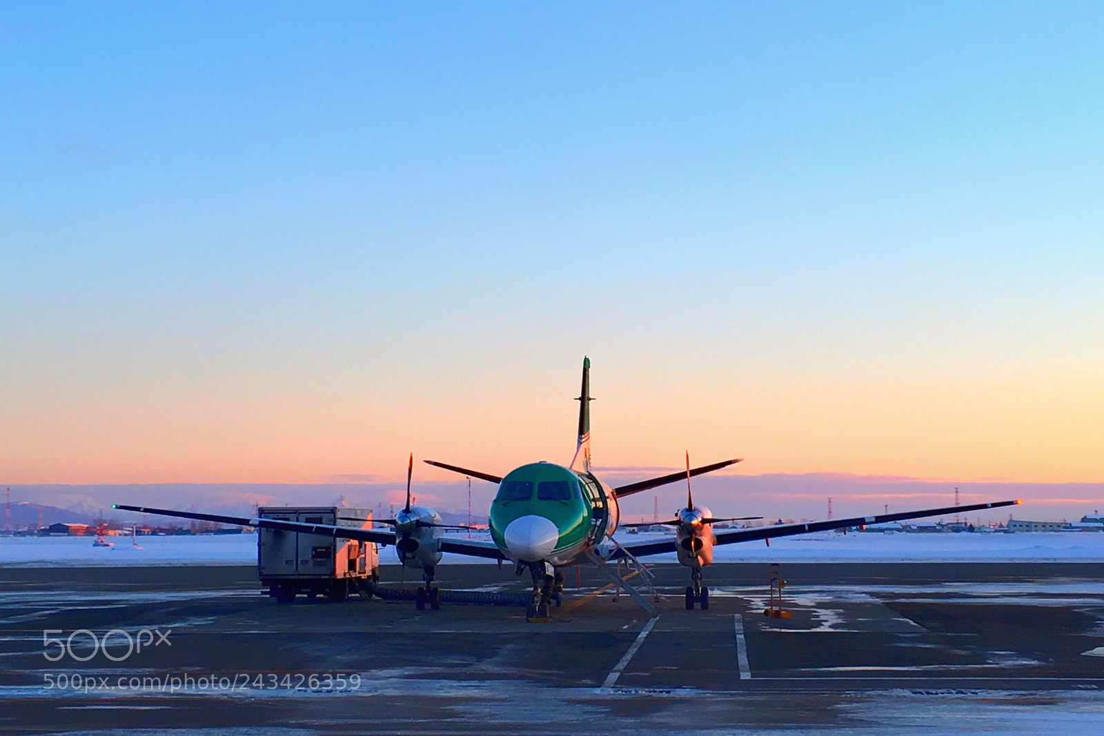 Apple iPhone 6s Plus sample photo. Okadama airport photography