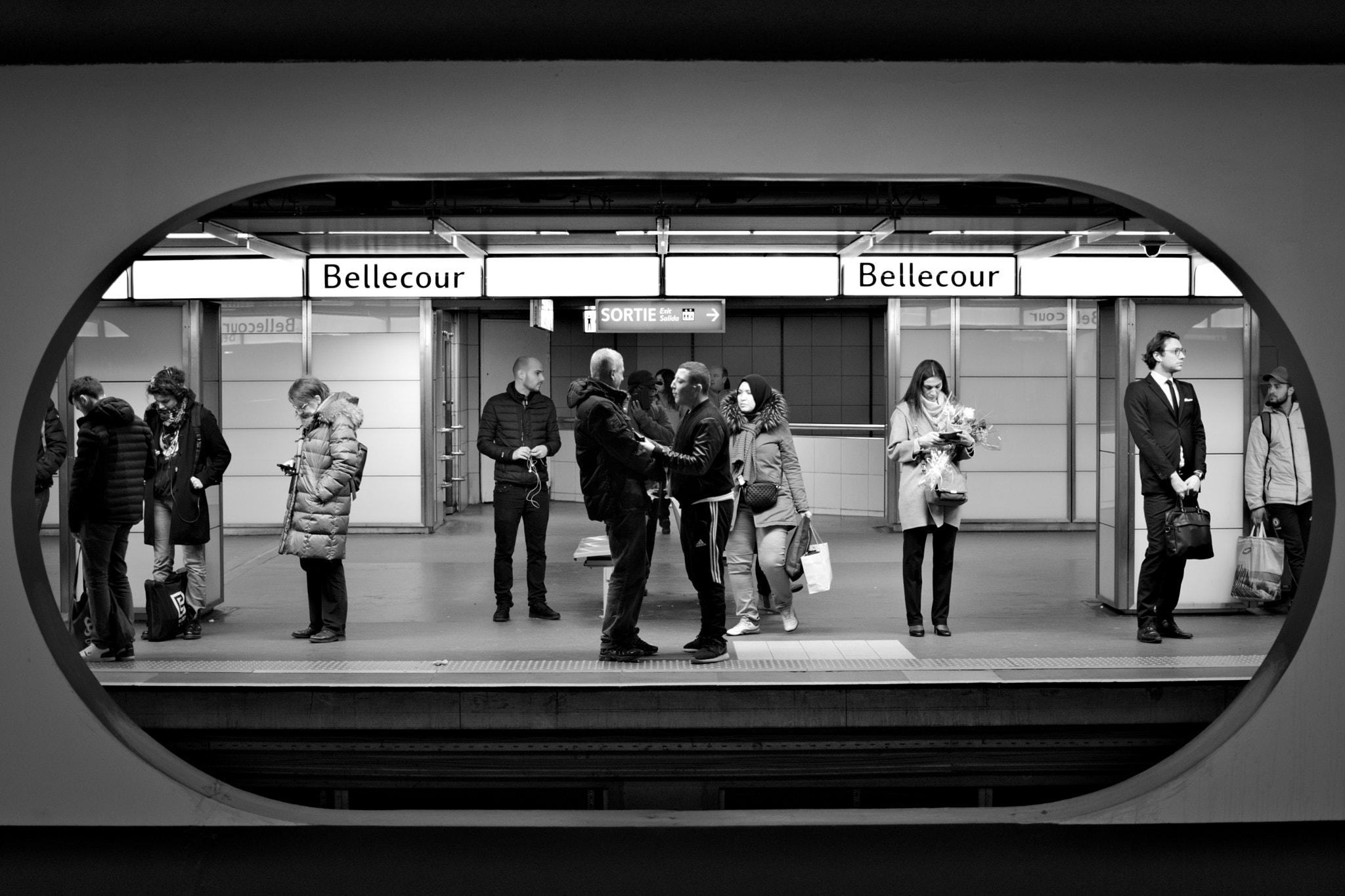 Nikon AF-S DX Nikkor 35mm F1.8G sample photo. End of day, lyon (france) photography
