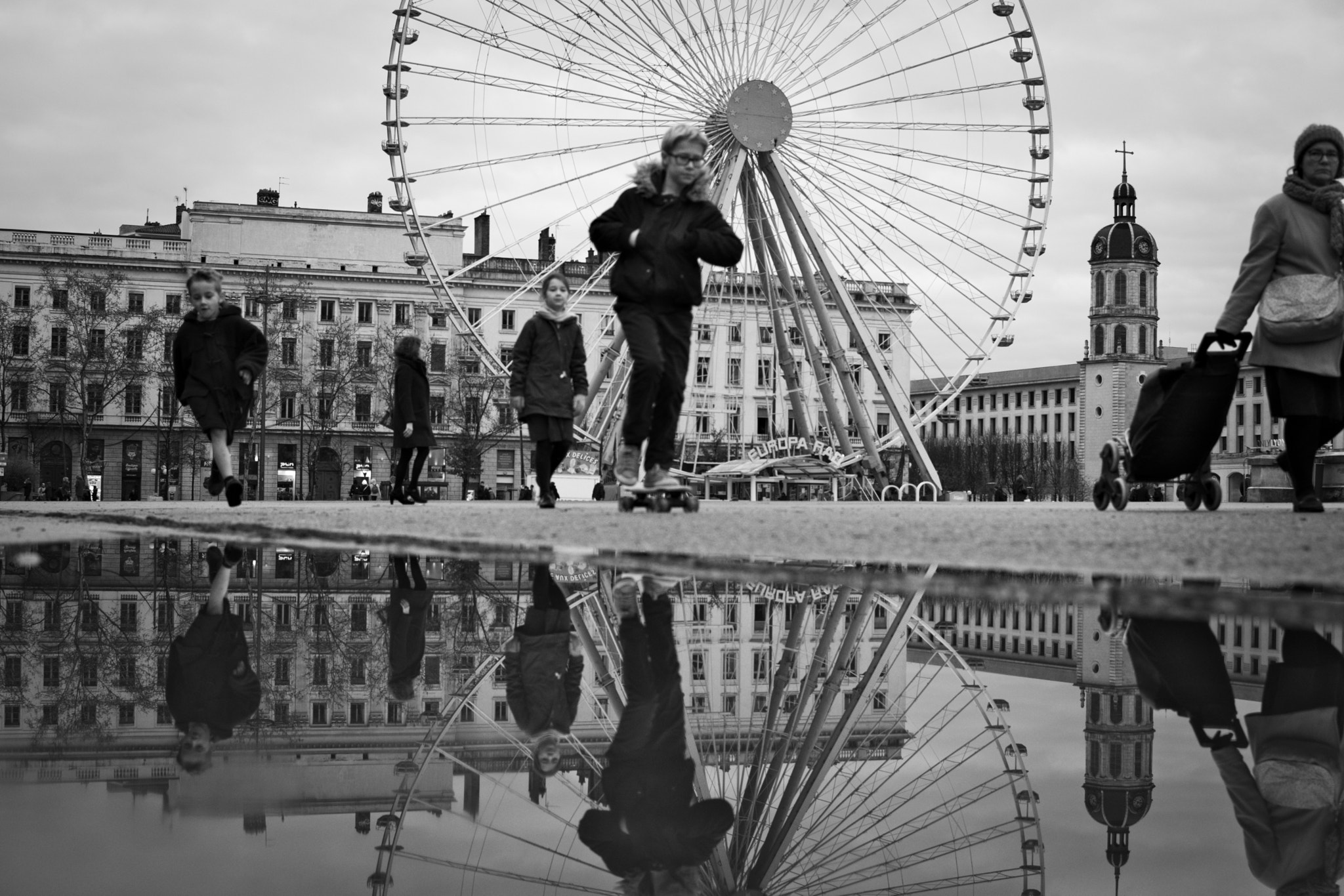 Nikon AF-S DX Nikkor 35mm F1.8G sample photo. Bellecour place, lyon (france) photography