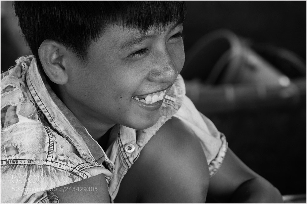 Panasonic Lumix DMC-FZ1000 sample photo. Smile 2 photography