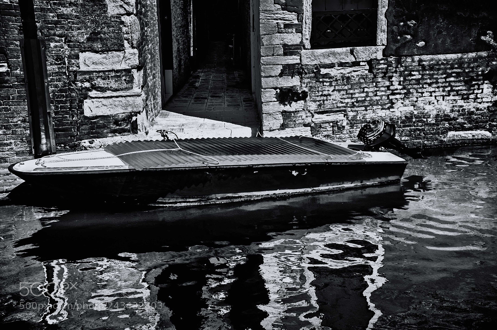 Fujifilm FinePix X100 sample photo. Corner venezia photography